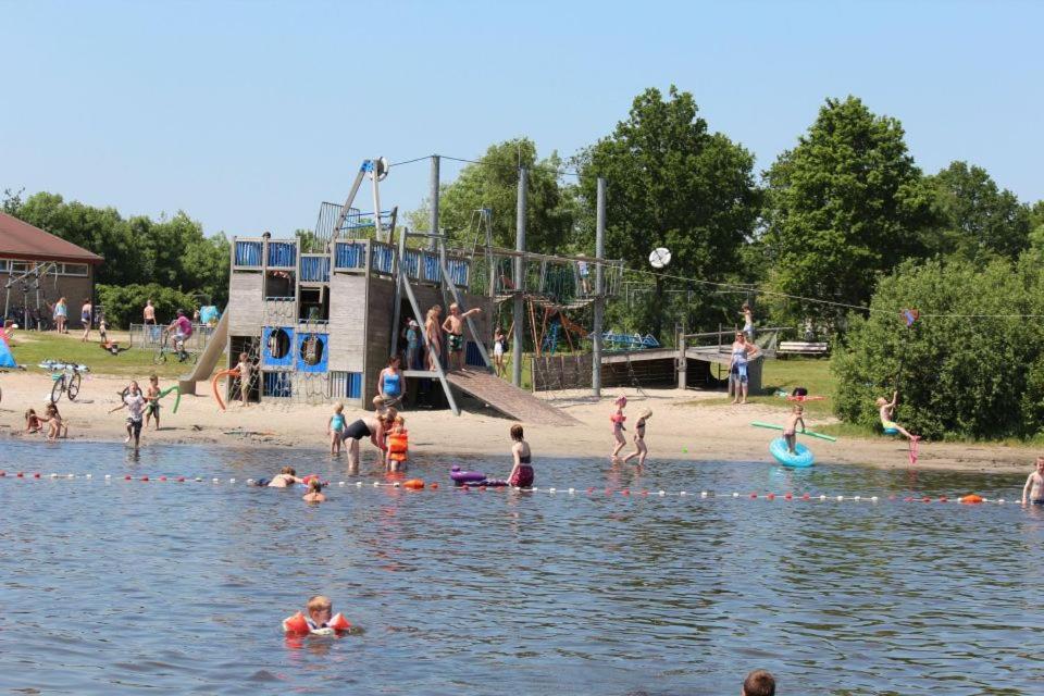 Ervaar 'Fryske Weelde' Op Vijf Sterren Vakantiepark De Kuilart Koudum Exterior foto